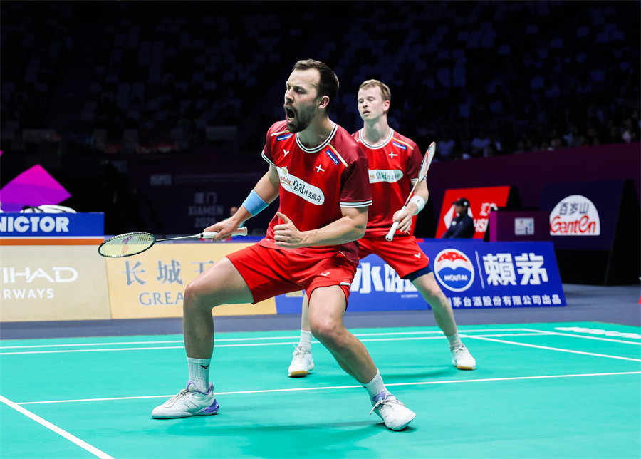 他希望通过 他希望通过