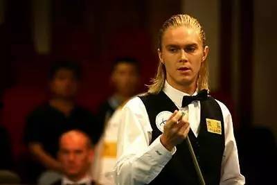 而令人侧目 而令人侧目